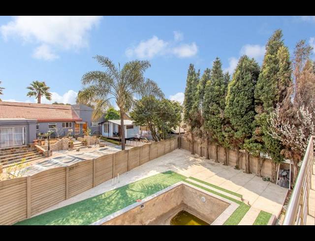 4 BEDROOM HOUSE FOR SALE IN VAN RIEBEECK PARK